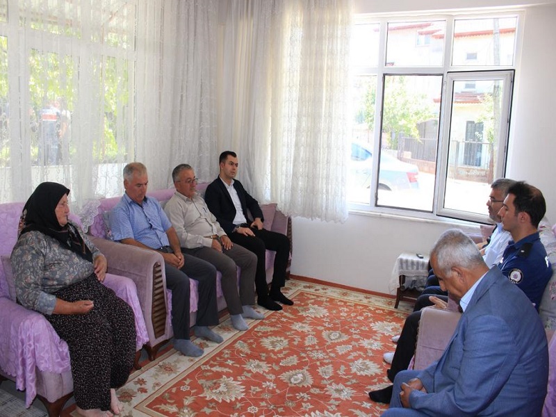 15 Temmuz Demokrasi ve Milli Birlik Günü Etkinlikleri Kapsamında Şehit Yakını ve Gazi Ailelerimiz ve Şehit Kabirlerimiz Ziyaret Edildi.