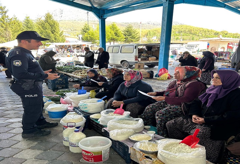 Kolluk Kuvvetlerimiz Halkı Bilgilendirmeye Devam Etmekte